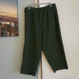 ❤️❤️ Dark Green Women Within Capri Pants